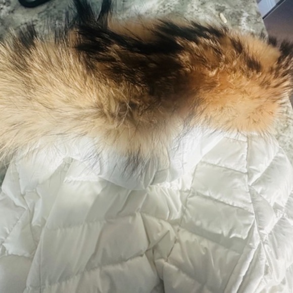 Bogner Lined Down Coat with Detachable Fox Fur Trim Collar in Size M/US 6 - Picture 11 of 16